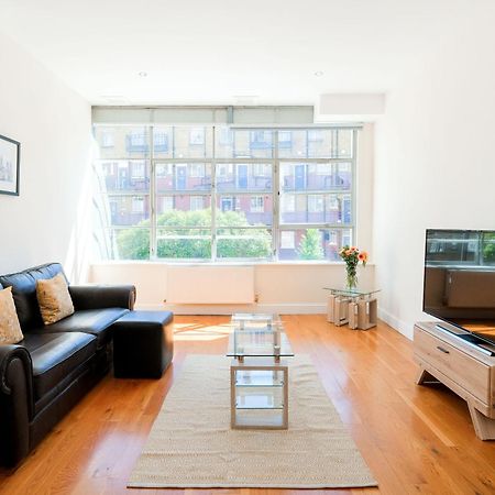 Apartamento Lovely 2 Bed Flat In Canal Side Gated Development Londres Exterior foto